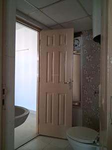 Common Bathroom Image of 1295 Sq.ft 3 BHK Apartment / Flat for sale in Supertech Cape Town, Sector 74 Noida for Rs. 14000000