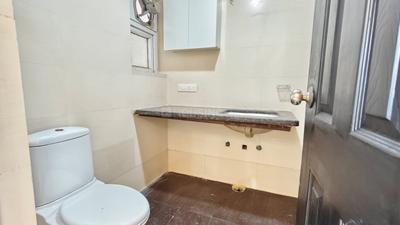 Bathroom Image of 1780 Sq.ft 3 BHK Apartment / Flat for rent in Ansal Crown Heights Phase 1, Sector 80 Faridabad for Rs. 33000