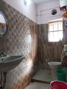 Common Bathroom Image of 1000 Sq.ft 3 BHK Apartment / Flat for sale in Kasba Kolkata for Rs. 4950000