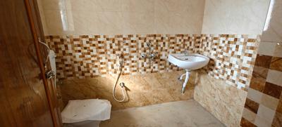 Bathroom Image of 1165 Sq.ft 3 BHK Apartment / Flat for sale in Behala Kolkata for Rs. 4893000