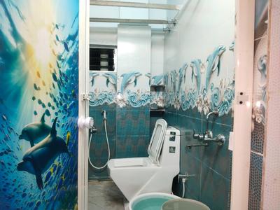 Bathroom Image of 750 Sq.ft 2 BHK Apartment / Flat for rent in Tiljala Kolkata for Rs. 11000