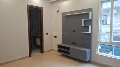 Bedroom Image of 1440 Sq.ft 3 BHK Builder Floor for sale in Rajouri Garden New Delhi for Rs. 30000000