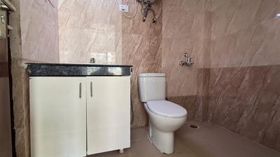 Bathroom Image of 1370 Sq.ft 3 BHK Apartment / Flat for sale in Civitech Sampriti, Sector 77 Noida for Rs. 18500000
