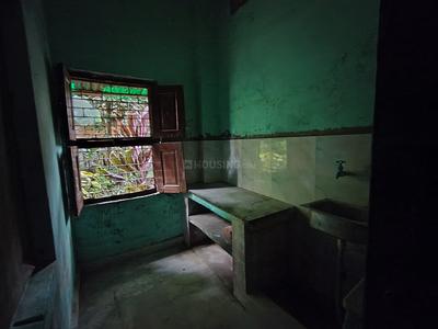 Kitchen Image of 850 Sq.ft 2 BHK Independent House for rent in Dhakuria Kolkata for Rs. 9000