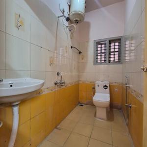 Bathroom Image of 750 Sq.ft 1 BHK Builder Floor for rent in BTM Layout 2nd Stage Bengaluru for Rs. 25000