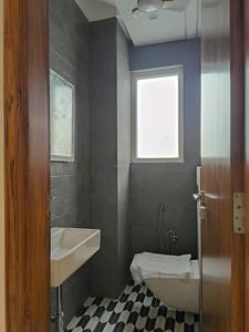 Common Bathroom Image of 2100 Sq.ft 4 BHK Builder Floor for sale in Indirapuram Ghaziabad for Rs. 22500000