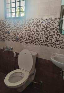 Bathroom Image of 1300 Sq.ft 2 BHK Builder Floor for rent in North Paravoor Kochi for Rs. 15000