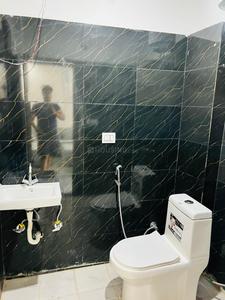 Bathroom Image of 450 Sq.ft 1 BHK Apartment / Flat for rent in Neb Sarai New Delhi for Rs. 17999