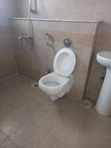 Common Bathroom Image of 500 Sq.ft 1 RK Apartment / Flat for sale in Amanora Towers 23 25, Hadapsar Pune for Rs. 5000000
