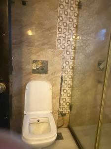Bathroom Image of 1850 Sq.ft 4 BHK Apartment / Flat for sale in Shatabdi Vihar, Sector 61 Noida for Rs. 25500000