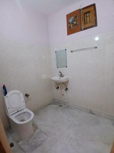 Bathroom Image of 2250 Sq.ft 3 BHK Builder Floor for rent in Sector 31 Faridabad for Rs. 28000