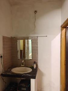 Bathroom Image of 700 Sq.ft 1 RK Builder Floor for rent in Gomti Nagar Lucknow for Rs. 12000