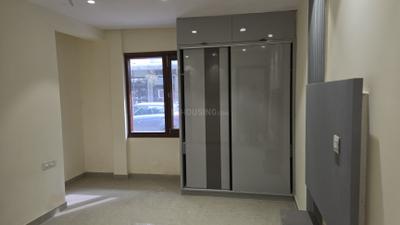 Bedroom Image of 1300 Sq.ft 3 BHK Apartment / Flat for sale in Paschim Vihar New Delhi for Rs. 20500000