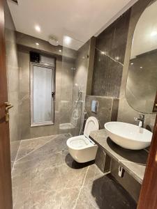 Image of 1500 Sq.ft 3 BHK Builder Floor for rent in Bandra West, Mumbai for Rs. 250000