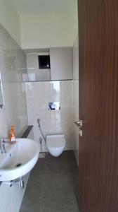 Bathroom Image of 900 Sq.ft 2 BHK Apartment / Flat for rent in Dynamix Divum, Malad East Mumbai for Rs. 72000