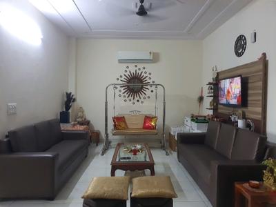 Living Room Image of 1200 Sq.ft 3 BHK Builder Floor for rent in Sector 110 Gurgaon for Rs. 32000