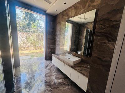 Image of 43560 Sq.ft 6 BHK Farm House for sale in DLF Farms, New Delhi for Rs. 550000000