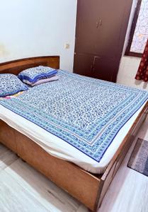 Bedroom Image of 1000 Sq.ft 2.5 BHK Builder Floor for rent in LDA Colony Lucknow for Rs. 30000