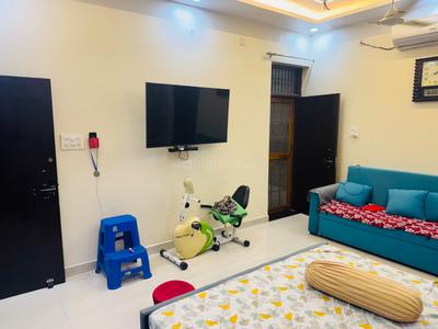 Bedroom Image of 2500 Sq.ft 3 BHK Builder Floor for rent in Gomti Nagar Lucknow for Rs. 60000