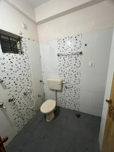 Bathroom Image of 1130 Sq.ft 3 BHK Apartment / Flat for sale in Sapthavarna Sreeparna Regency, Ayyanthole Thrissur for Rs. 4500000
