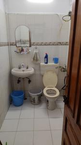 Bathroom Image of 600 Sq.ft 1 BHK Builder Floor for rent in Sector 21C Faridabad for Rs. 13000