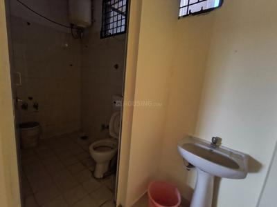 Bathroom Image of 500 Sq.ft 1 RK Apartment / Flat for rent in Bangalore City Municipal Corporation Layout Bengaluru for Rs. 15000