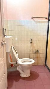 Bathroom Image of 1500 Sq.ft 3 BHK Independent House for rent in Sasthamangalam Thiruvananthapuram for Rs. 18000