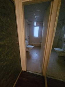 Bathroom Image of 2250 Sq.ft 4 BHK Apartment / Flat for sale in Jaypee Kosmos, Sector 134 Noida for Rs. 24000000