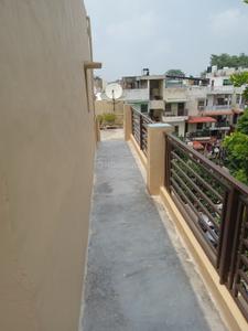 Balcony Image of 500 Sq.ft 1.5 BHK Builder Floor for rent in Dilshad Garden New Delhi for Rs. 16000
