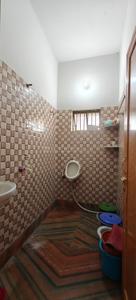 Bathroom Image of 1575 Sq.ft 4 BHK Independent House for sale in Behala Kolkata for Rs. 6800000