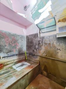 Bathroom Image of 450 Sq.ft 1 BHK Builder Floor for rent in Keshtopur Kolkata for Rs. 6500
