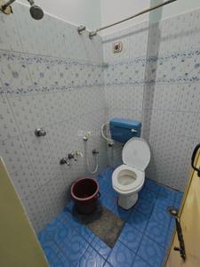 Bathroom Image of 1200 Sq.ft 1 BHK Builder Floor for rent in Hebbal 2nd Stage Mysore for Rs. 12000