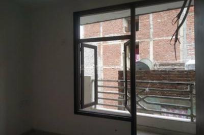 Balcony Image of 950 Sq.ft 3 BHK Builder Floor for rent in Govindpuri New Delhi for Rs. 22000