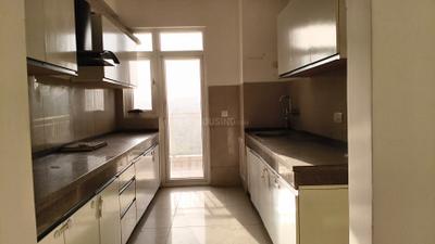Kitchen Image of 1200 Sq.ft 3 BHK Apartment / Flat for rent in Emaar Palm Gardens, Sector 83 Gurgaon for Rs. 40000