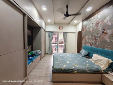 Bedroom Image of 2500 Sq.ft 5 BHK Apartment / Flat for sale in Darshanam Club Life, Undera Vadodara for Rs. 25000000