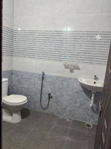 Bathroom Image of 1100 Sq.ft 2 BHK Builder Floor for rent in Mettuguda Secunderabad for Rs. 18000