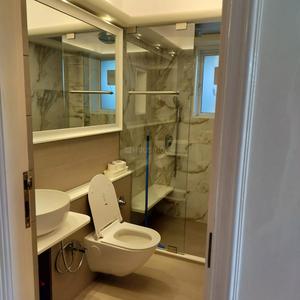 Bathroom Image of 900 Sq.ft 2 BHK Apartment / Flat for sale in Wadhwa Woodland Heights, Bandra West Mumbai for Rs. 62000000