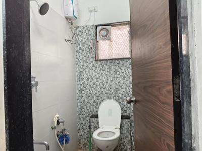Bathroom Image of 1500 Sq.ft 3 BHK Apartment / Flat for rent in Harni Vadodara for Rs. 23000