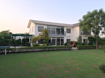 Building Image of 12000 Sq.ft 6 BHK Villa for sale in Dkrrish Alaska Farms, Nagli Bahrampur Noida for Rs. 12500000