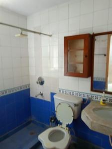 Bathroom Image of 1600 Sq.ft 4 BHK Apartment / Flat for sale in Ekta Gardens, Patparganj New Delhi for Rs. 30000000