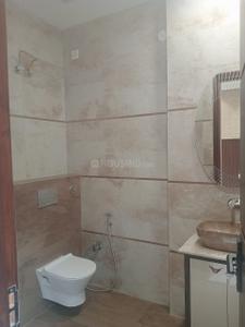Bathroom Image of 850 Sq.ft 2 BHK Builder Floor for sale in Shalimar Bagh New Delhi for Rs. 13500000