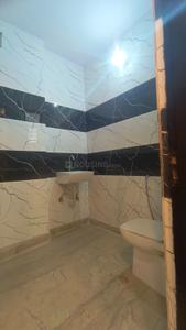 Bathroom Image of 850 Sq.ft 3 BHK Builder Floor for rent in Dabri New Delhi for Rs. 25000