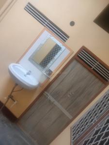 Bathroom Image of 1360 Sq.ft 3 BHK Builder Floor for rent in Mughalsarai Varanasi for Rs. 10000