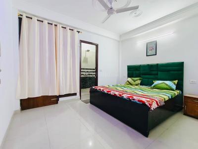 Bedroom Image of 800 Sq.ft 2 BHK Builder Floor for rent in DDA Freedom Fighters Enclave, Said-Ul-Ajaib New Delhi for Rs. 32000