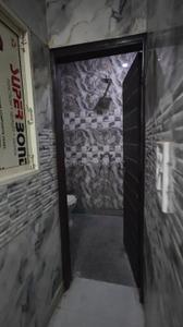 Bathroom Image of 600 Sq.ft 1 BHK Builder Floor for rent in Mayapuri New Delhi for Rs. 16000