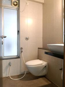 Common Bathroom Image of 900 Sq.ft 2 BHK Apartment / Flat for rent in Soham Tropical Lagoon, Kasarvadavali Thane for Rs. 57000