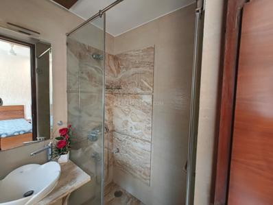 Bathroom Image of 1300 Sq.ft 3 BHK Apartment / Flat for rent in Avarsekar Srushti, Prabhadevi Mumbai for Rs. 220000