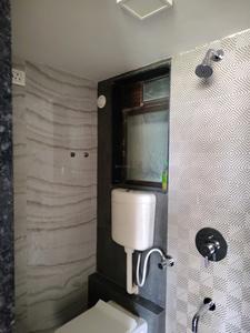 Common Bathroom Image of 600 Sq.ft 1 BHK Apartment / Flat for rent in Kavya Hill View, Kasarvadavali Thane for Rs. 15500