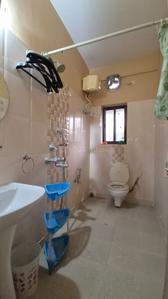 Bathroom Image of 1270 Sq.ft 3 BHK Apartment / Flat for sale in Lake Gardens Kolkata for Rs. 12500000