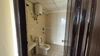 Image of 1100 Sq.ft 2.5 BHK Apartment / Flat for rent in Sethi Max Royal, Sector 76, Noida for Rs. 28500